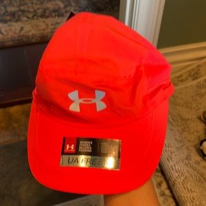 Ladies UA FREE FIT cap